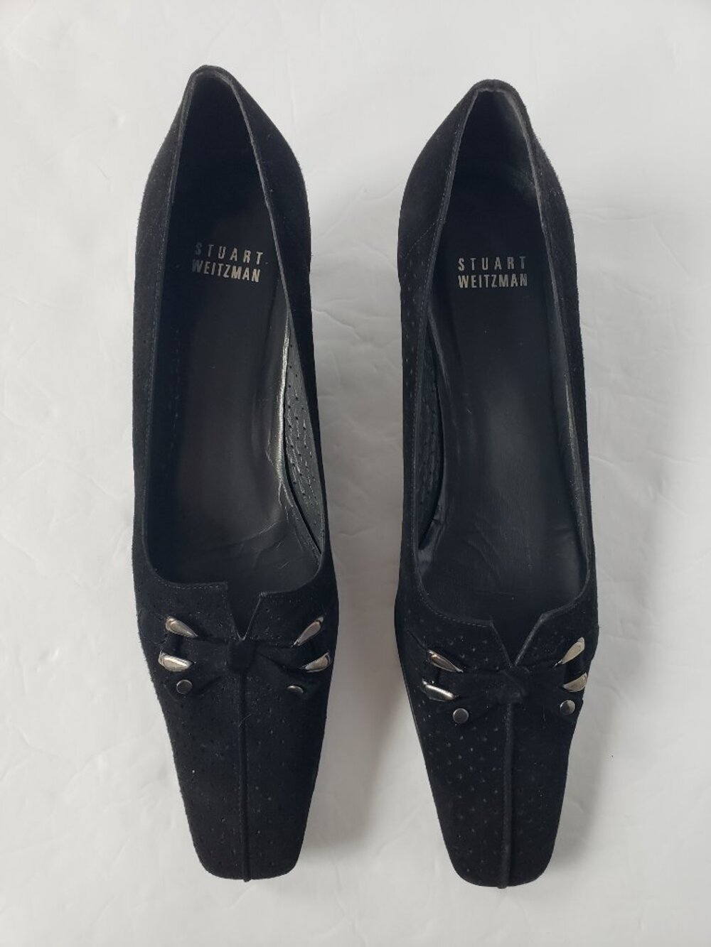 STUART WEITZMAN Vintage Y2K Perforated Suede Kitten Heel Black Pumps